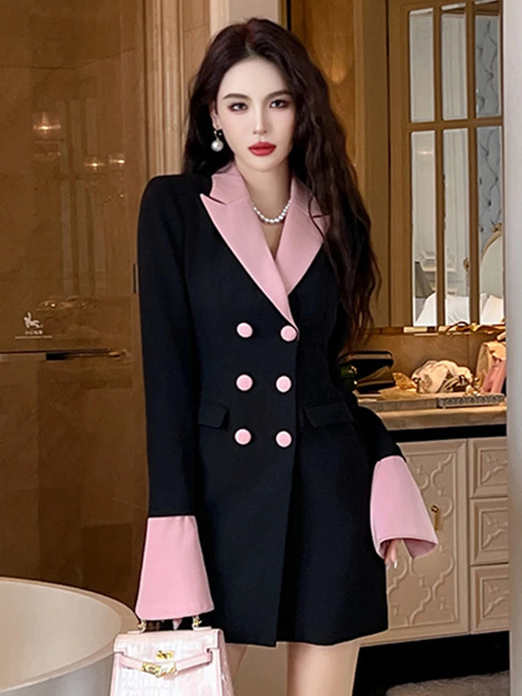 Mini vestido alfaiataria de manga comprida feminino, preto com rosa, elegante.